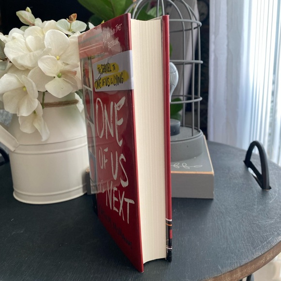 One of us is Next | Hardcover | Sequel to One of us is Lying - Picture 2 of 6